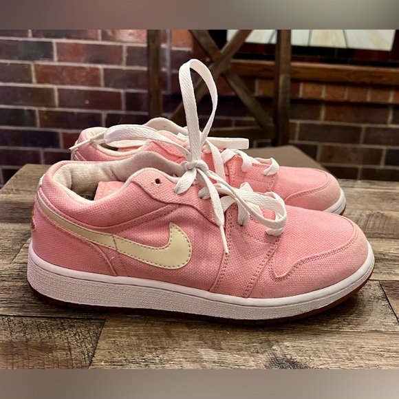 Nike Air Jordan 1 Low - size 6Y / women’s 8 - rare - Picture 2 of 7